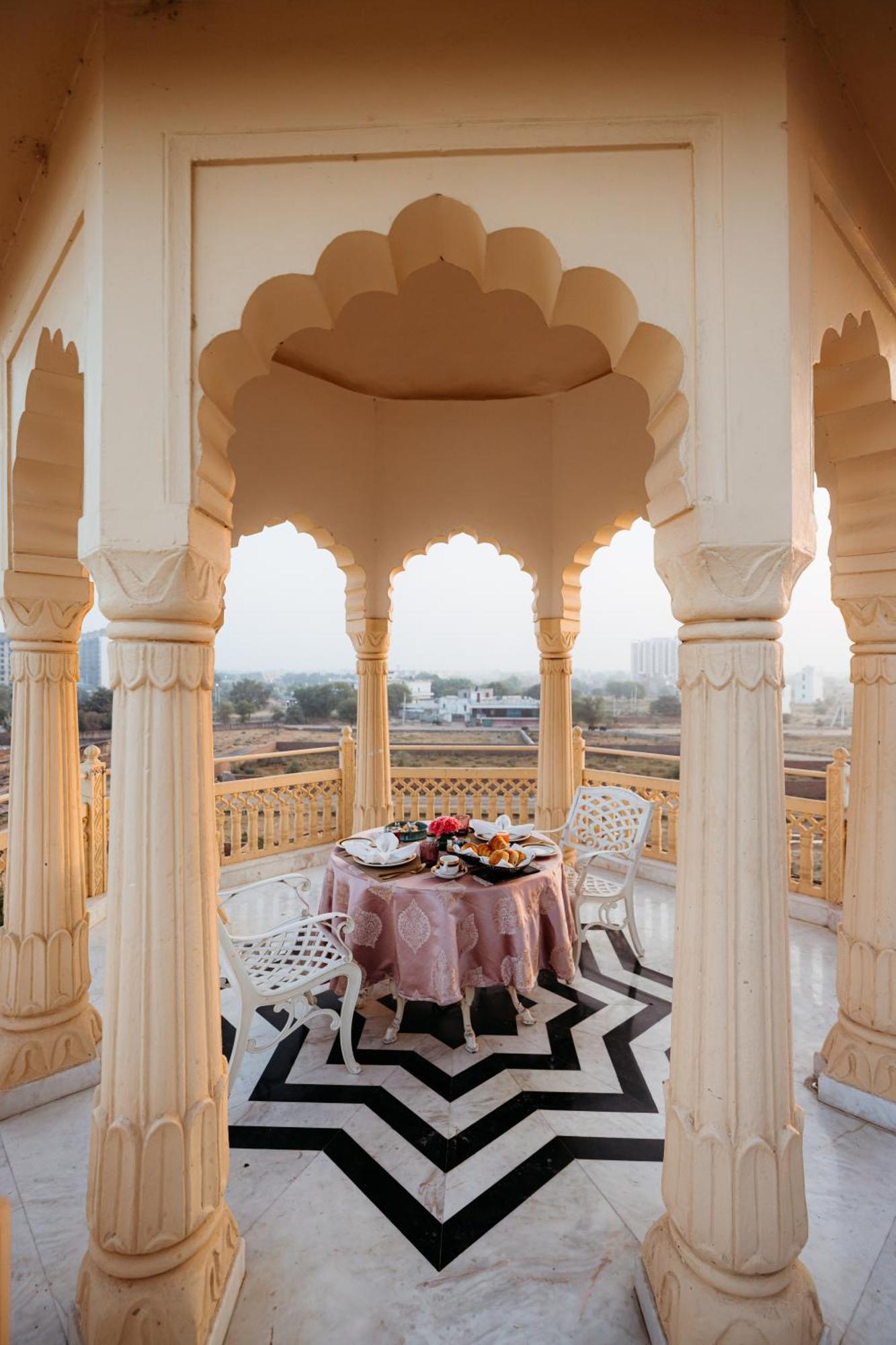 ホテル Anantara Jewel Bagh ジャイプール エクステリア 写真