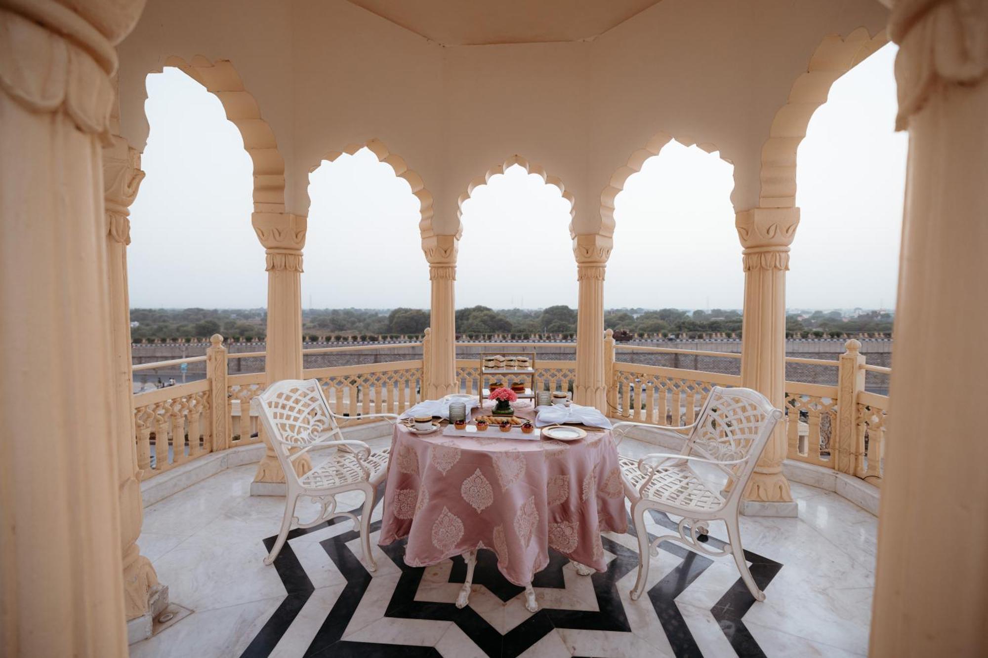 ホテル Anantara Jewel Bagh ジャイプール エクステリア 写真
